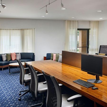 Courtyard Baton Rouge South Hotel Екстериор снимка