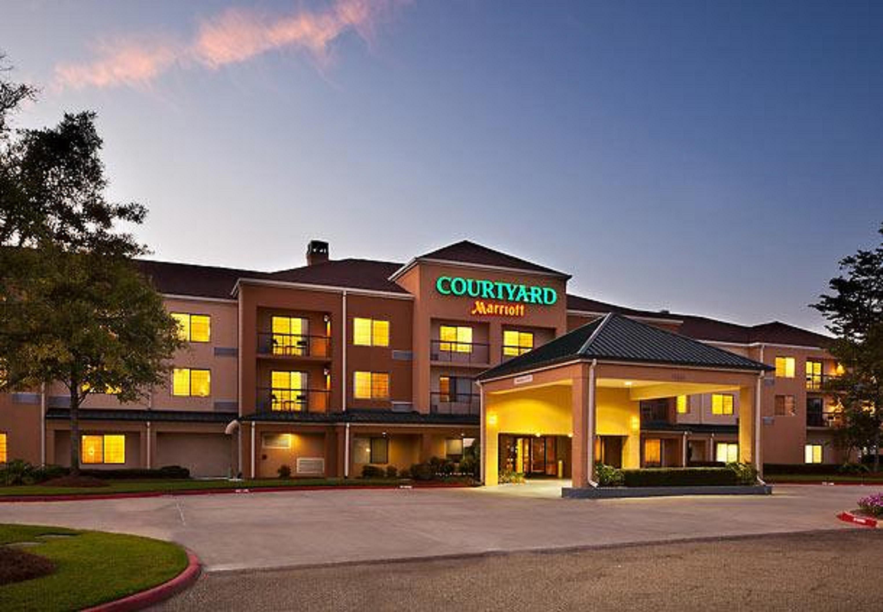 Courtyard Baton Rouge South Hotel Екстериор снимка