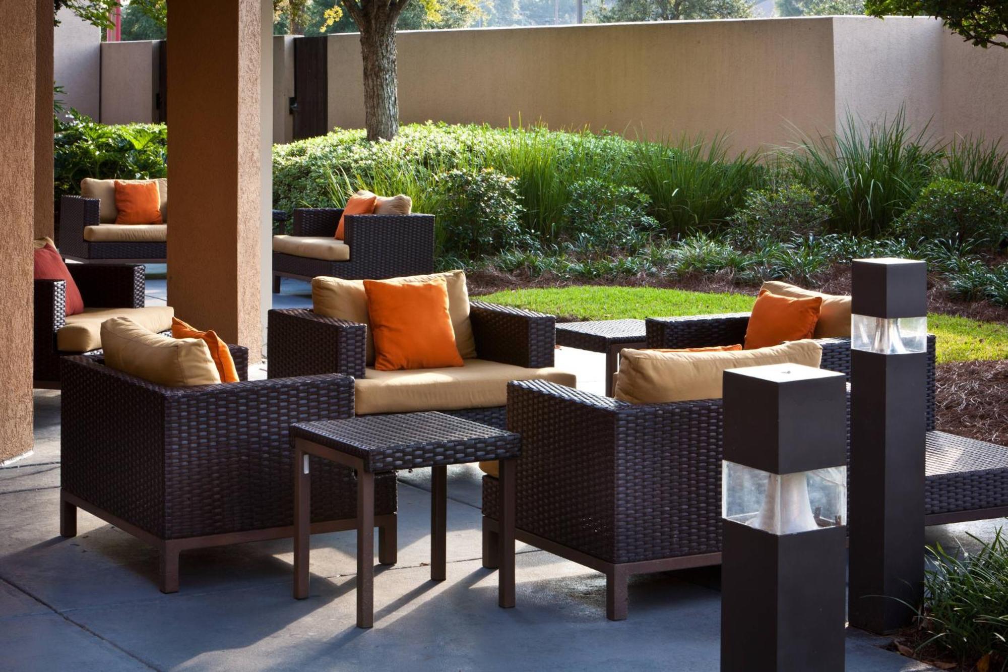 Courtyard Baton Rouge South Hotel Екстериор снимка