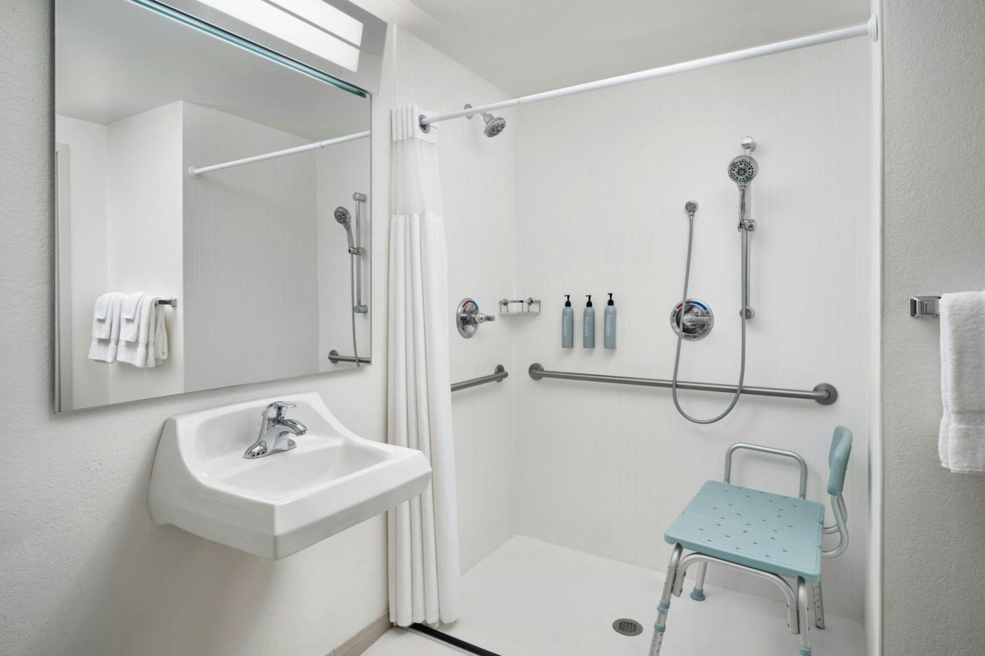Courtyard Baton Rouge South Hotel Екстериор снимка