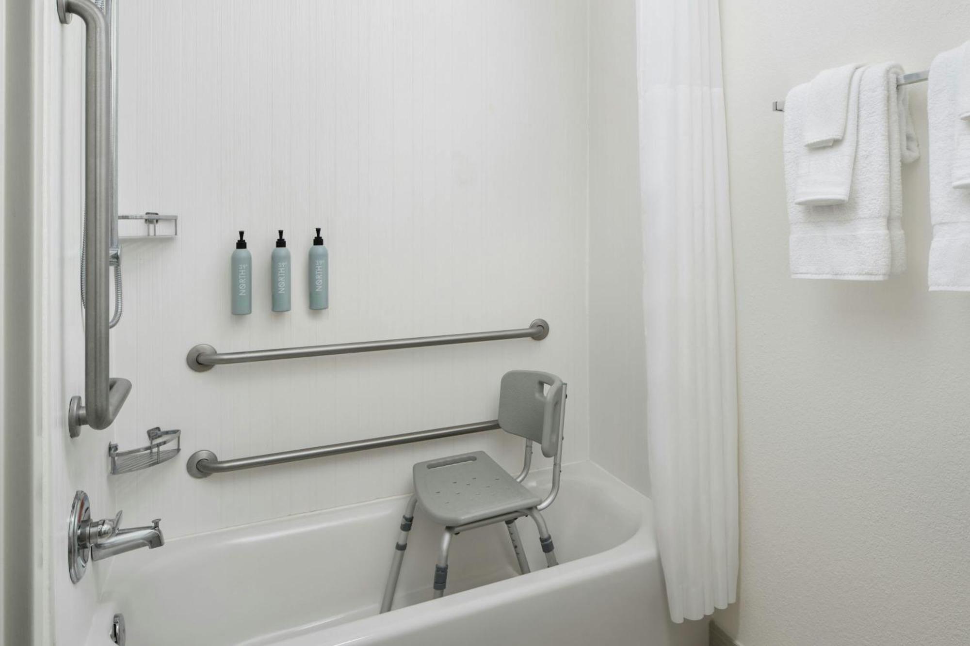 Courtyard Baton Rouge South Hotel Екстериор снимка