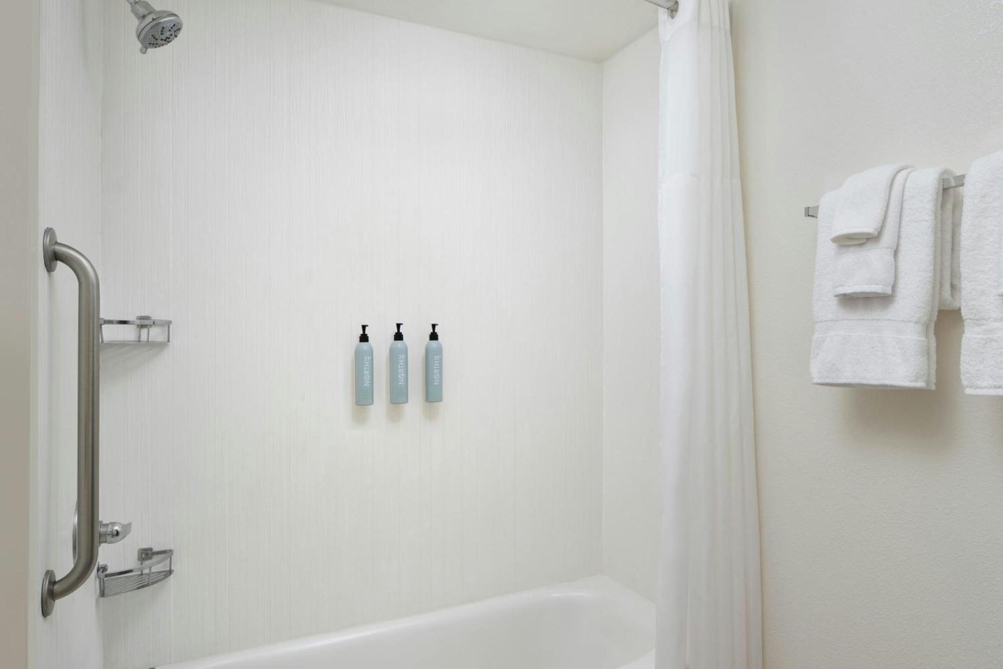 Courtyard Baton Rouge South Hotel Екстериор снимка