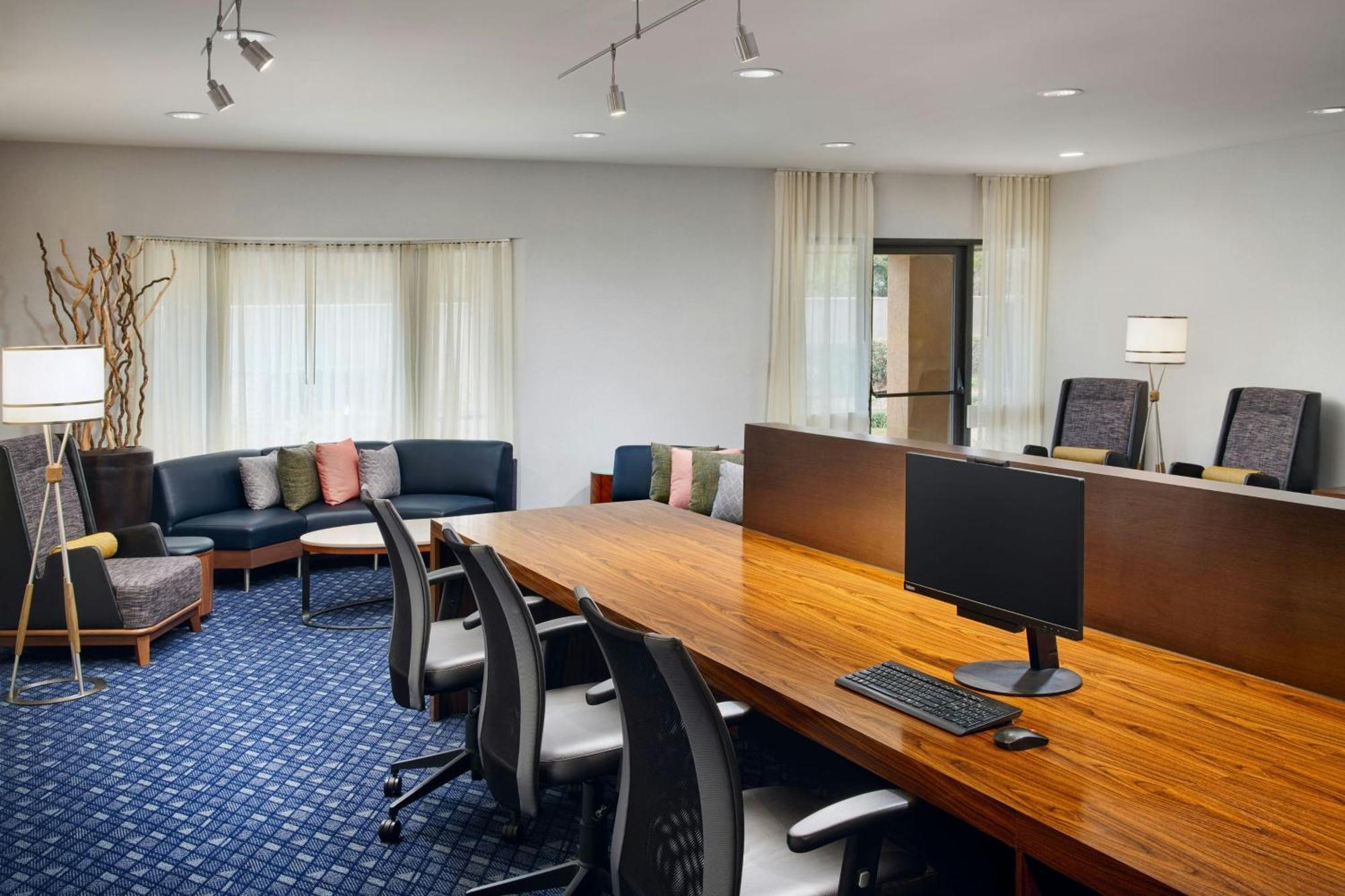 Courtyard Baton Rouge South Hotel Екстериор снимка