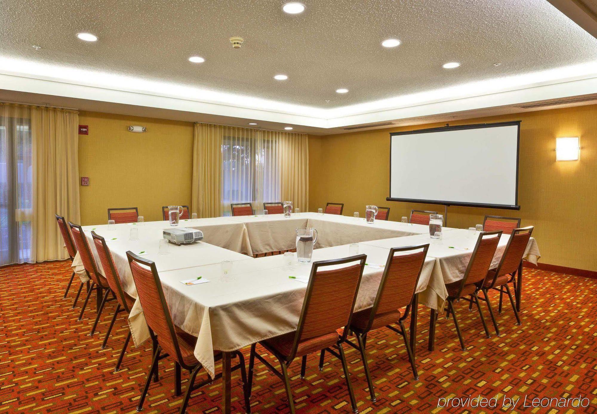 Courtyard Baton Rouge South Hotel Екстериор снимка