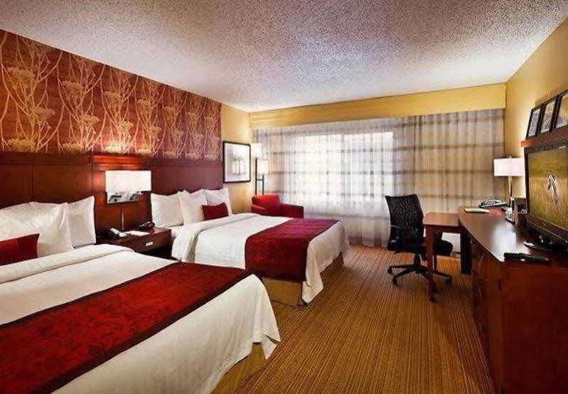Courtyard Baton Rouge South Hotel Екстериор снимка