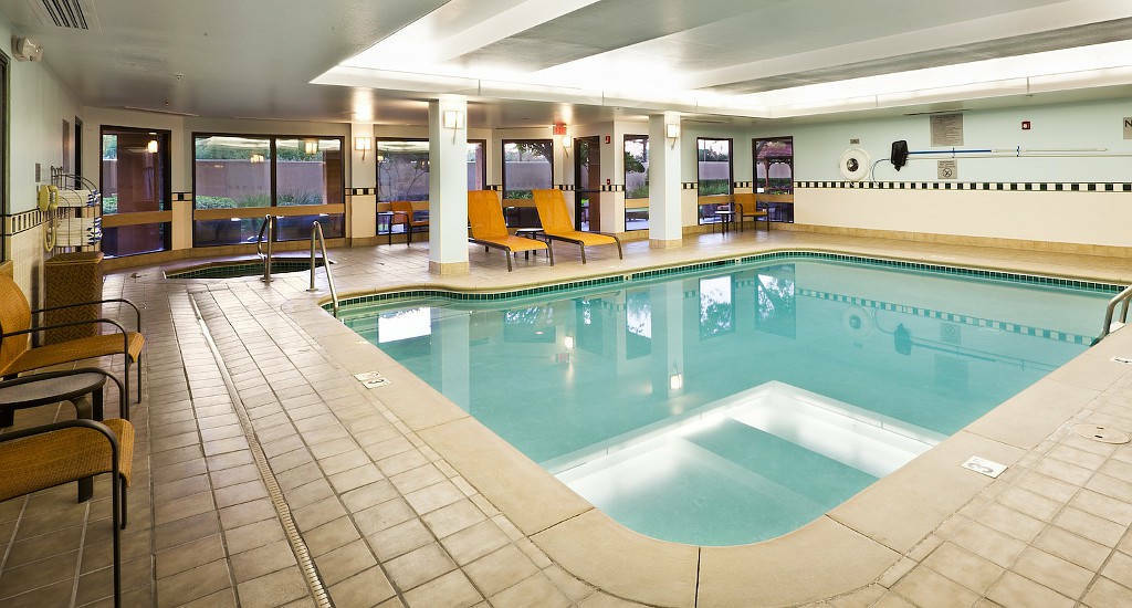 Courtyard Baton Rouge South Hotel Екстериор снимка