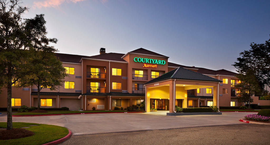 Courtyard Baton Rouge South Hotel Екстериор снимка
