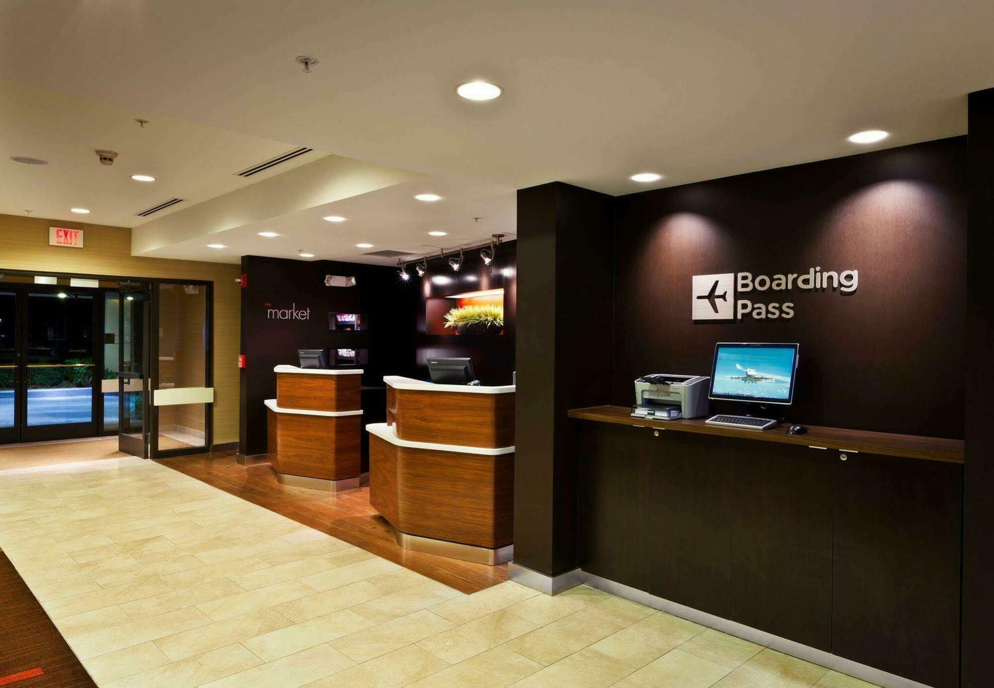 Courtyard Baton Rouge South Hotel Екстериор снимка