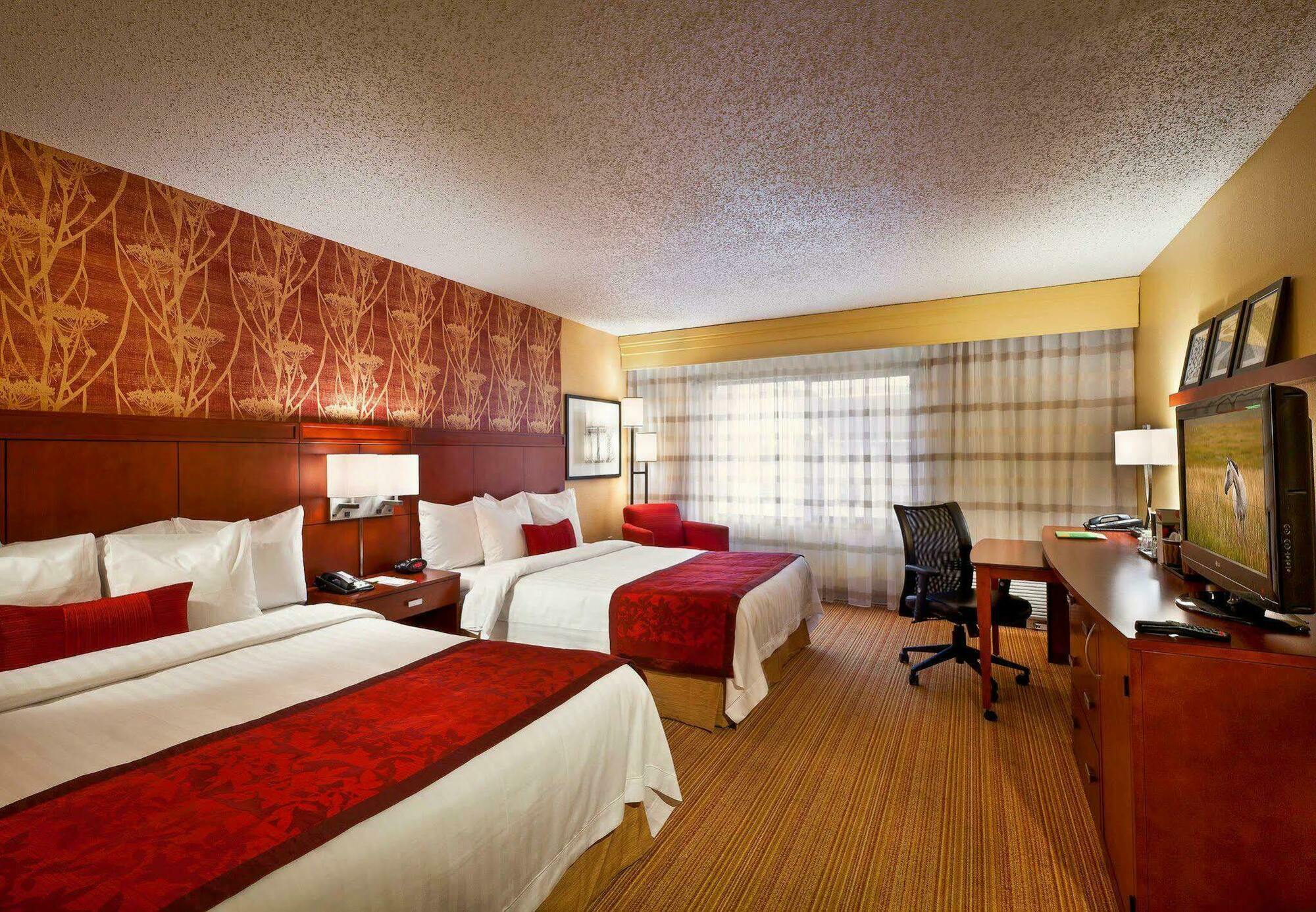 Courtyard Baton Rouge South Hotel Екстериор снимка