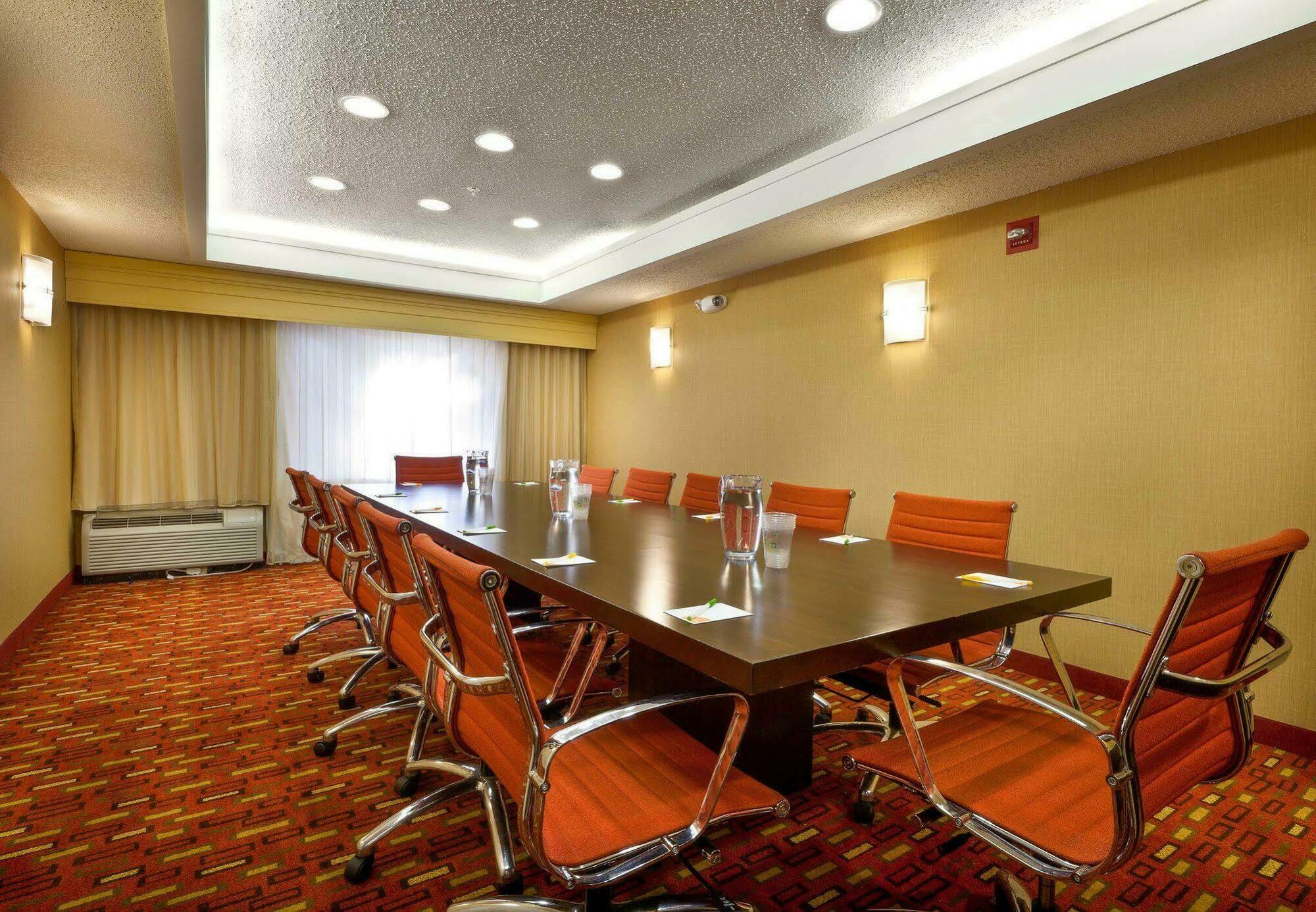 Courtyard Baton Rouge South Hotel Екстериор снимка
